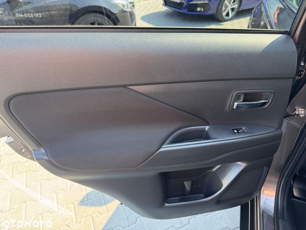 Mitsubishi Outlander 2.2 DID Instyle Navi - 19