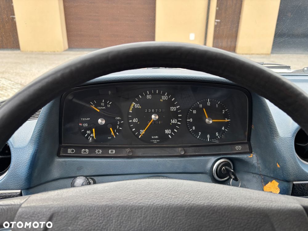 Mercedes-Benz W123 - 16