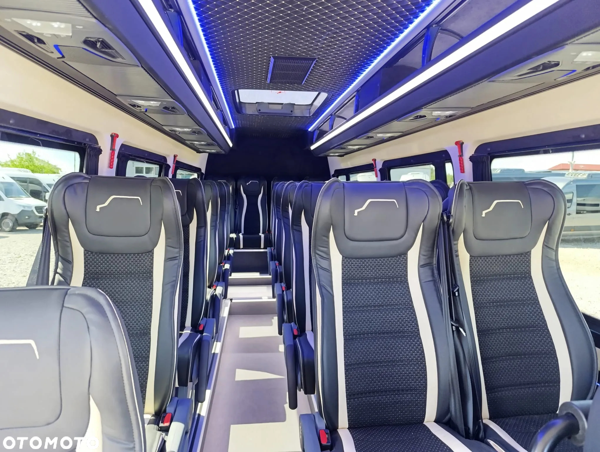 Mercedes-Benz Sprinter 517 - 21