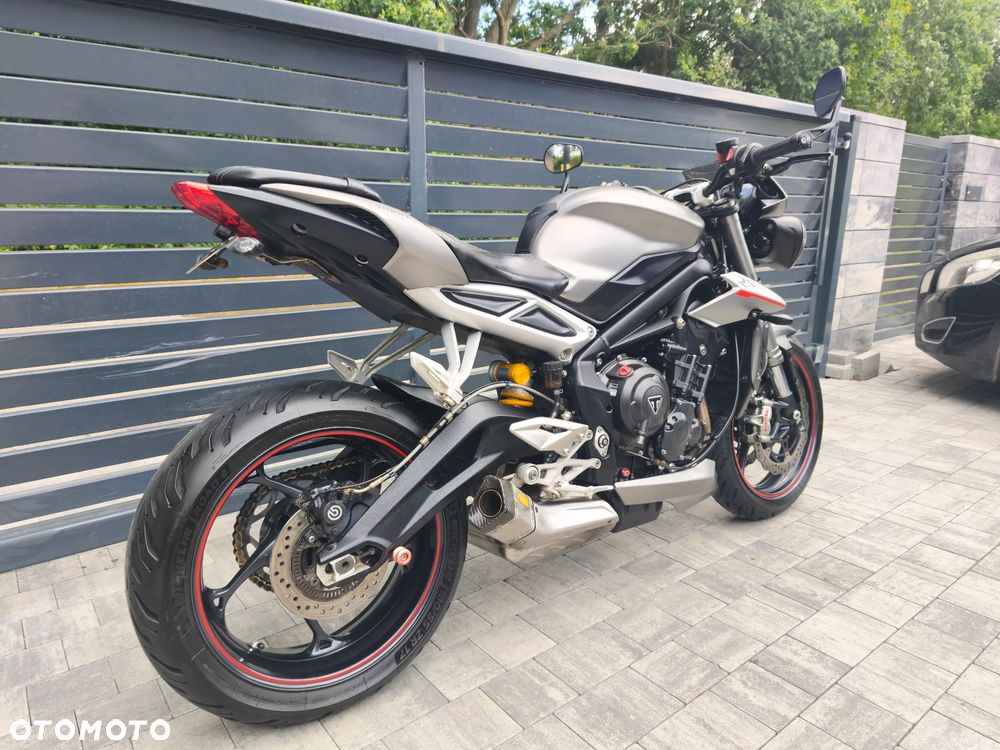 Triumph Street Triple - 19