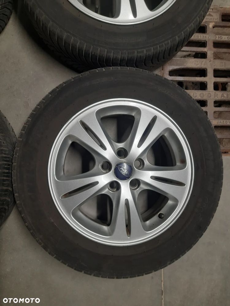 Ford Galaxy 1.8 TDCi Ghia - 34