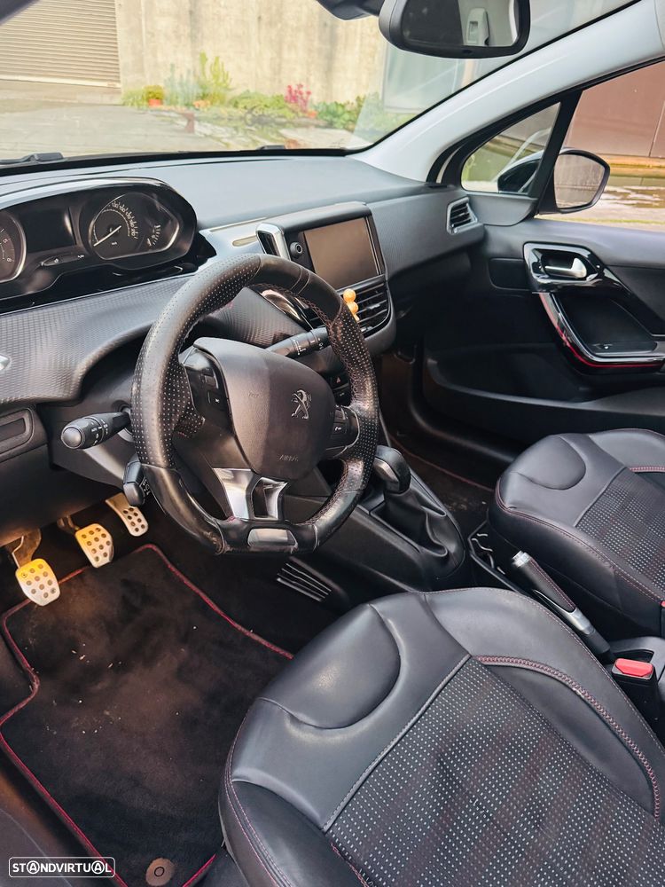 Peugeot 208 1.6 BlueHDi GT Line - 11