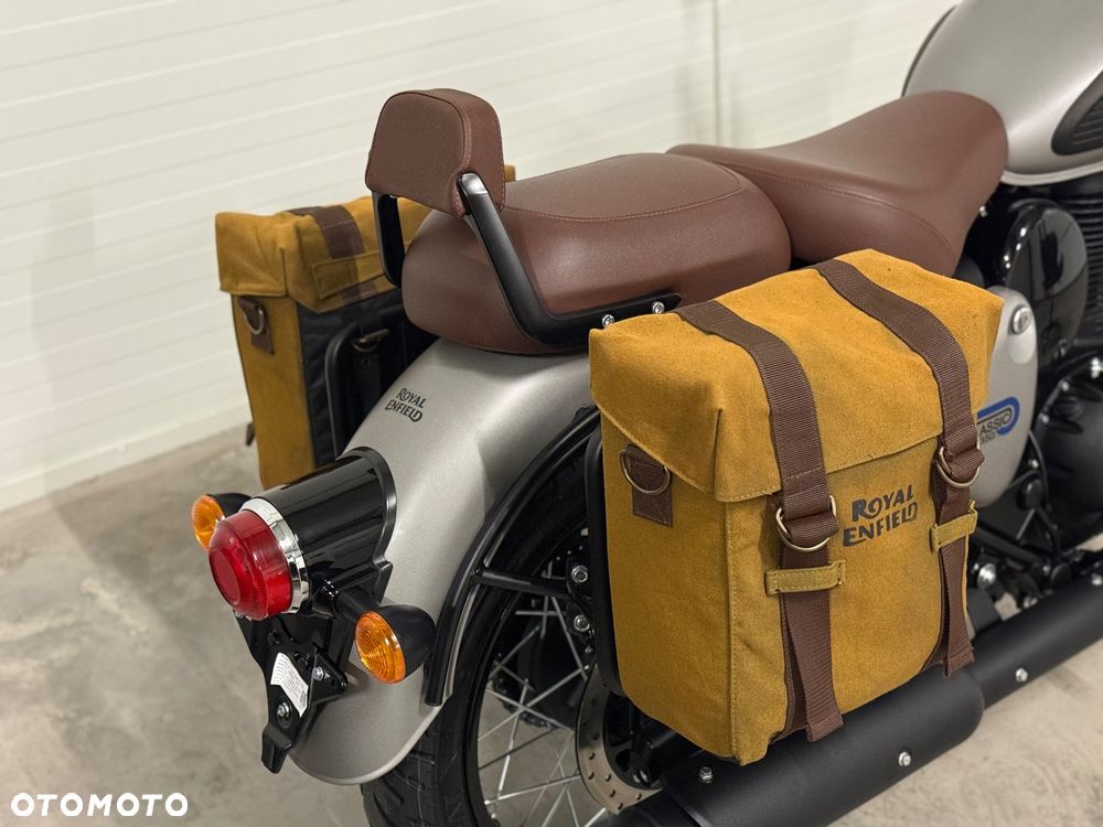 Royal Enfield Classic - 19