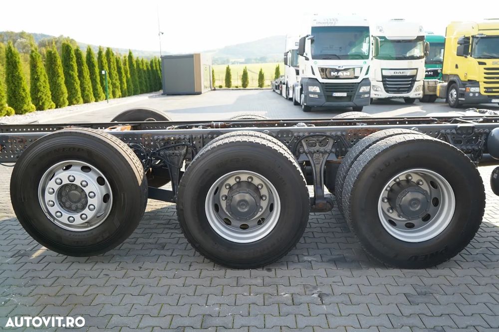 Mercedes-Benz AROCS 3248 / 8X4 / TRIDEM / ȘASIU 8M / DIRECȚIE ȘI PUNȚĂ RIDICABILĂ / RETARDER - 26
