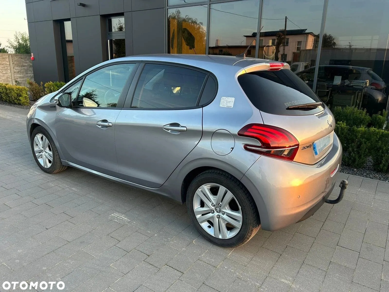 Peugeot 208 - 2