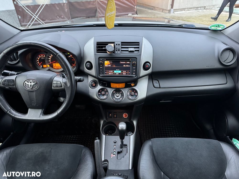 Toyota RAV4 2.2 D-4D 4x4 Automatik Travel - 11