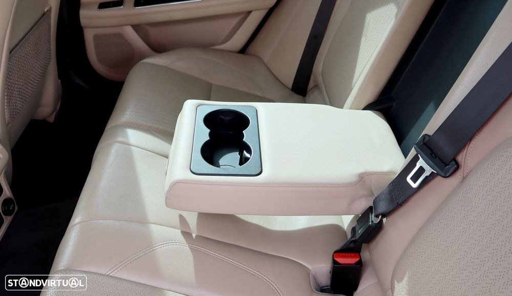 Jaguar XF E-Performance Prestige - 26