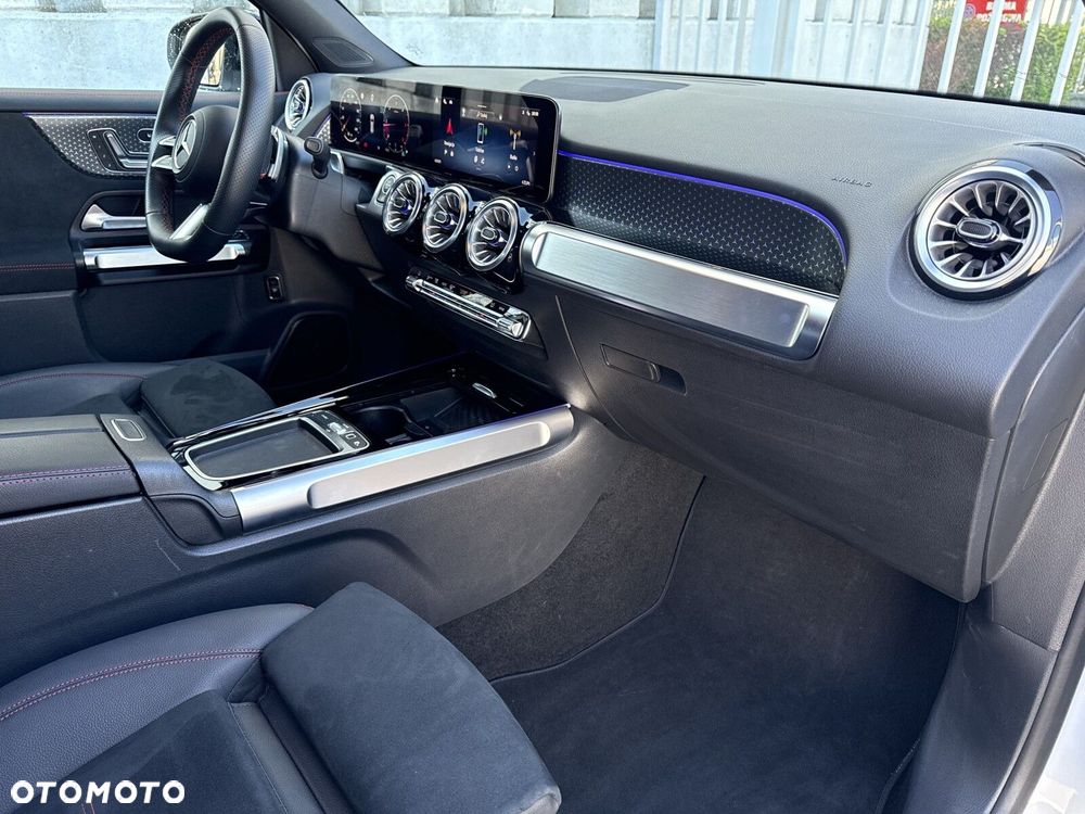 Mercedes-Benz GLB - 18