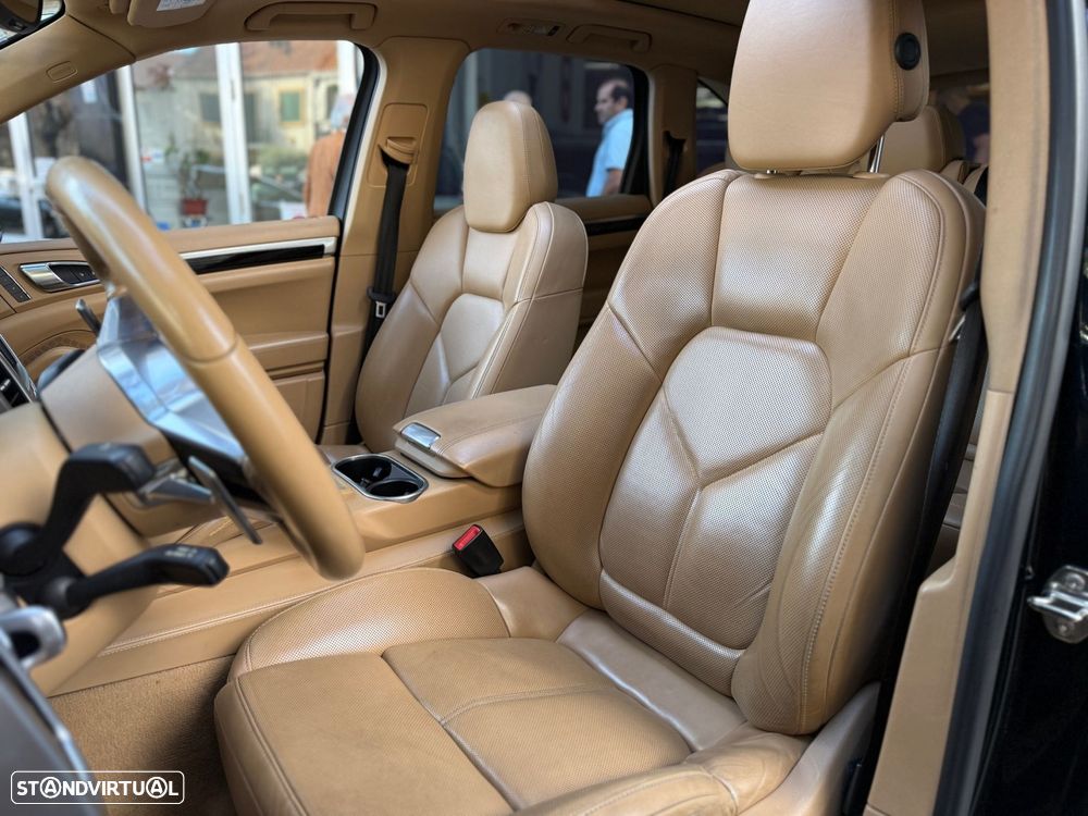 Porsche Cayenne - 6