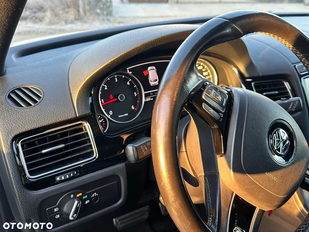 Volkswagen Touareg 3.0 V6 TDI BMT Perfectline R-Style - 12