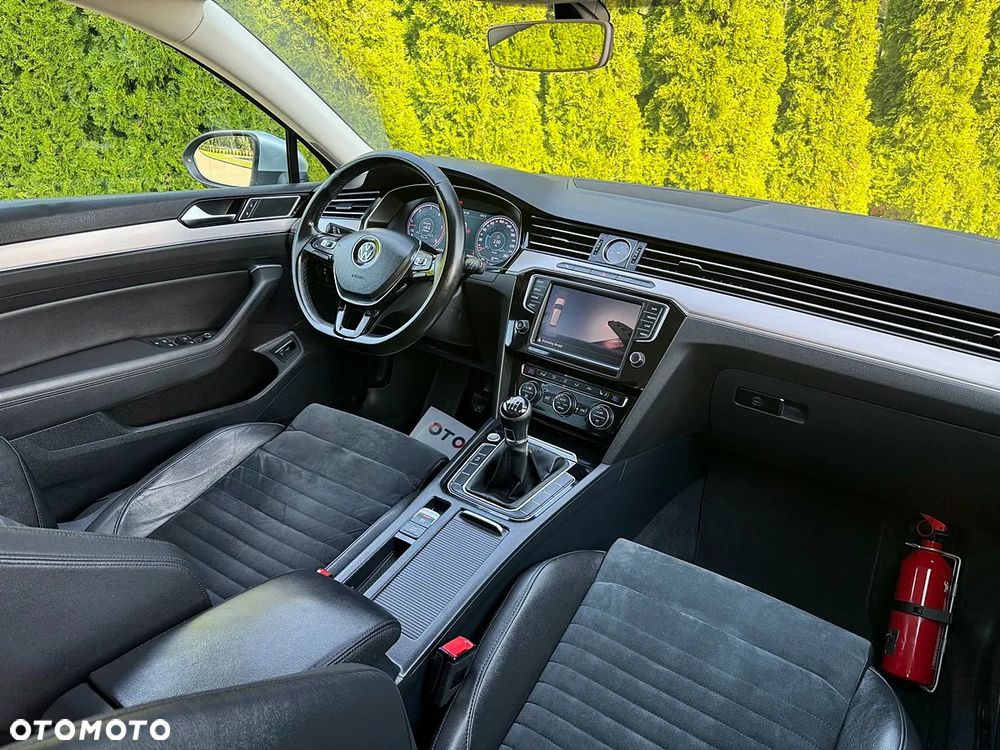 Volkswagen Passat Variant 2.0 TDI (BlueMotion Technology) Highline - 4
