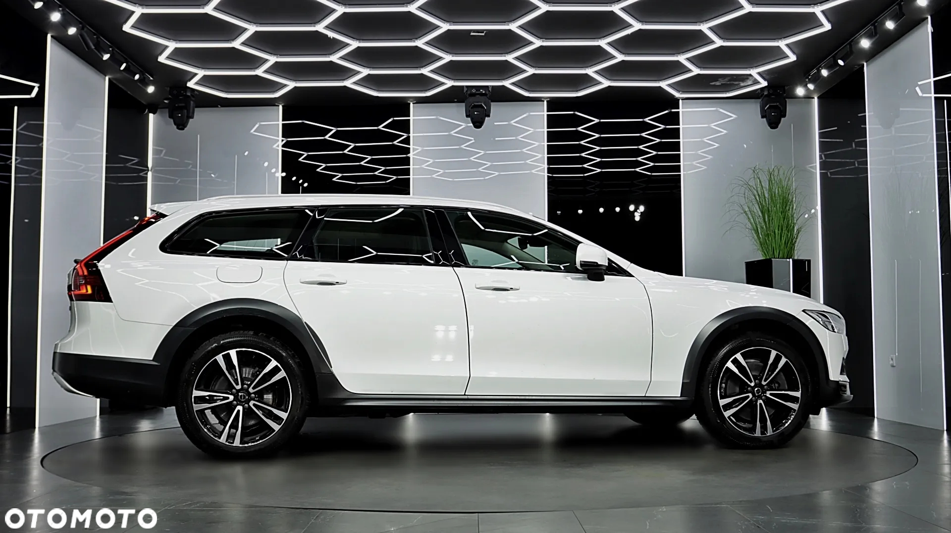 Volvo V90 Cross Country D4 AWD Pro - 11