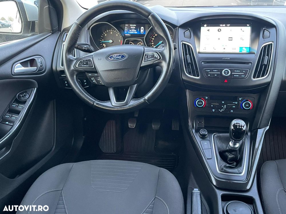 Ford Focus - 8
