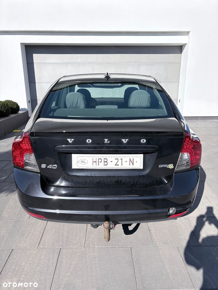 Volvo S40 2010 photo 4
