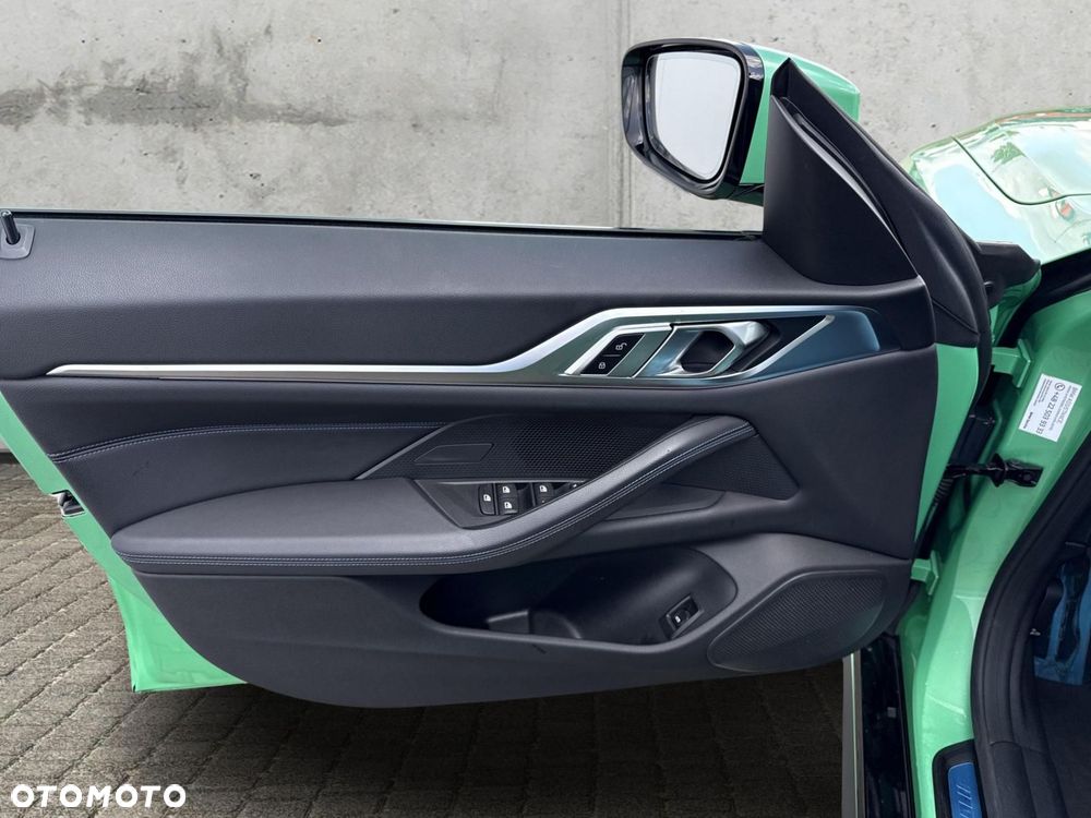 BMW i4 - 16