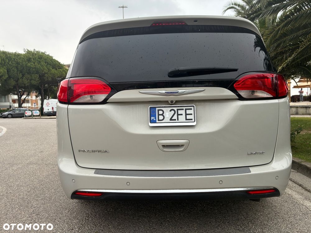 Chrysler Pacifica - 7