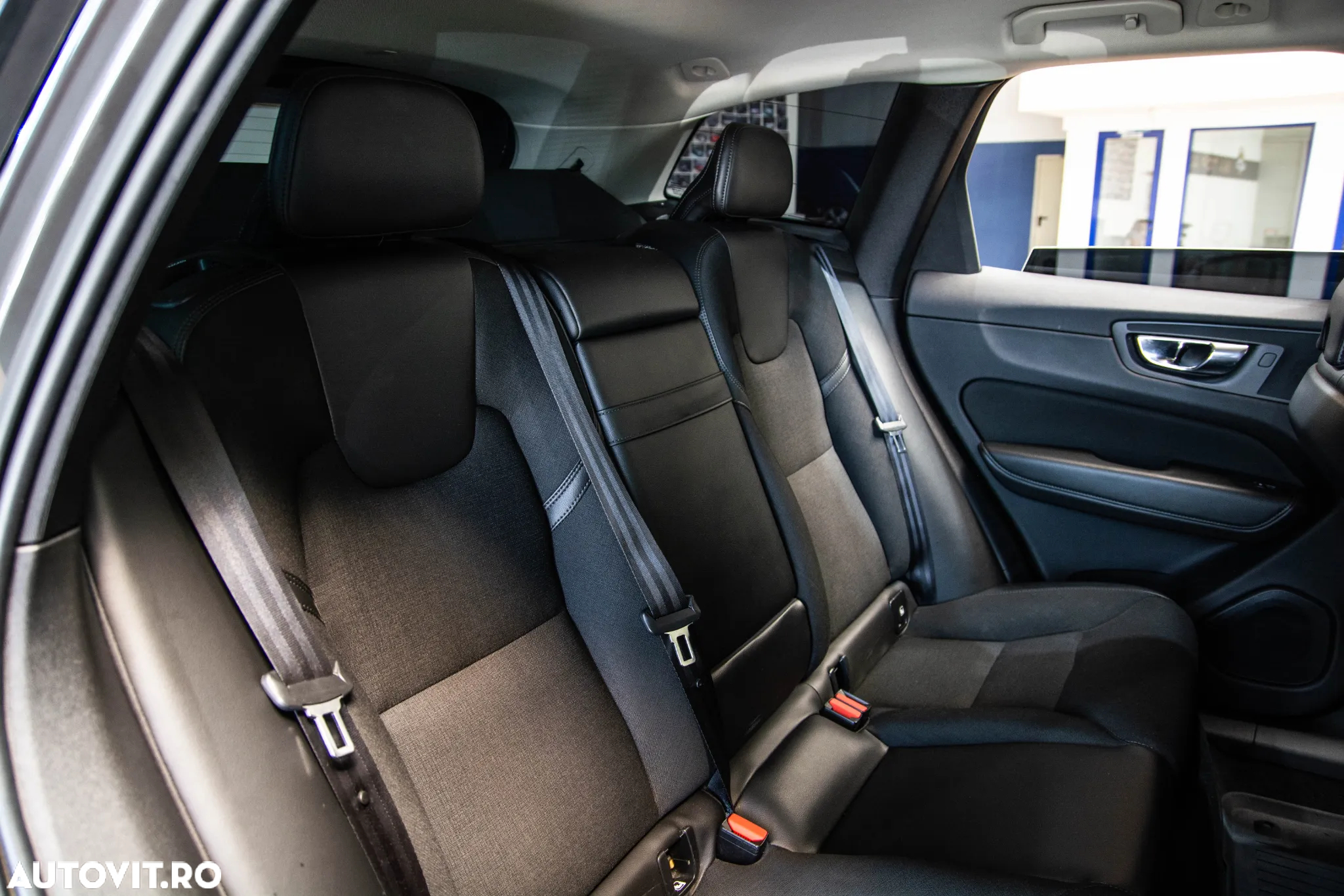 Volvo XC 60 D4 AWD Momentum - 26