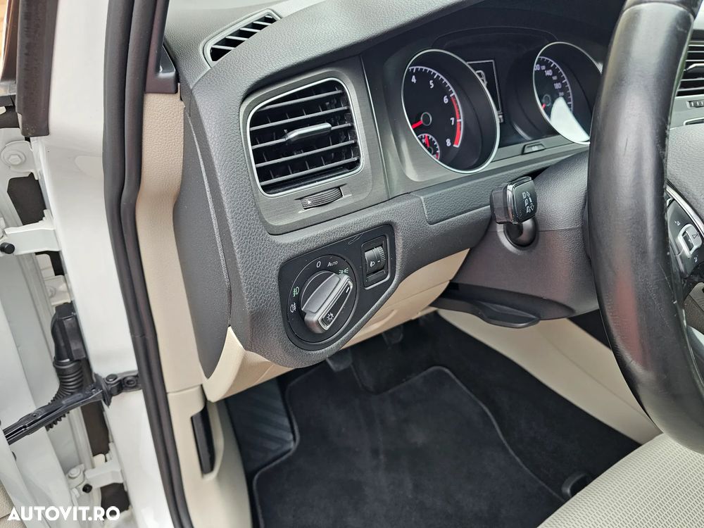 Volkswagen Golf - 20