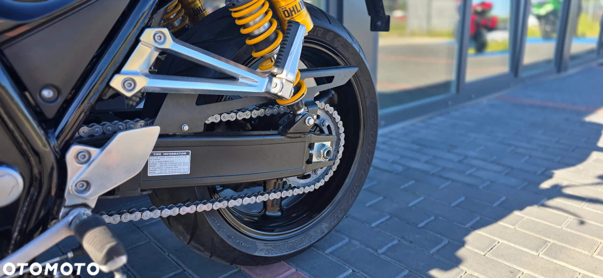 Yamaha XJR - 33