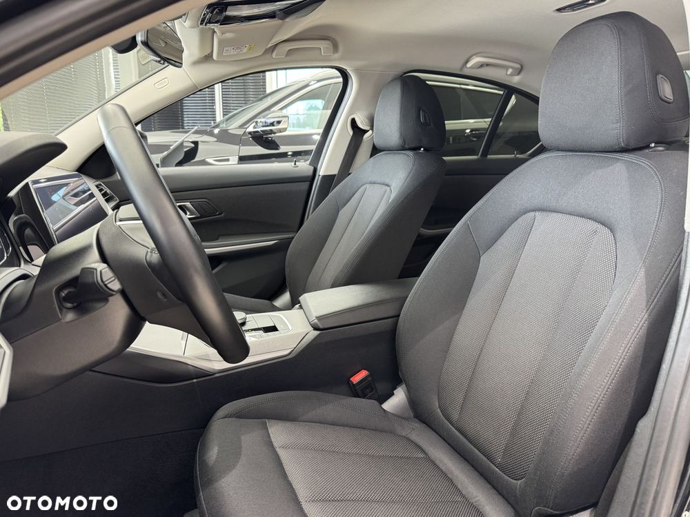 BMW Seria 3 318i Advantage - 10