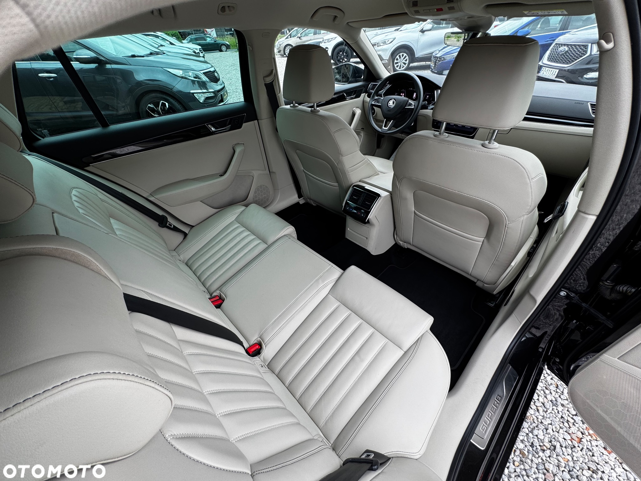 Skoda Superb 2.0 TSI DSG L&K - 39