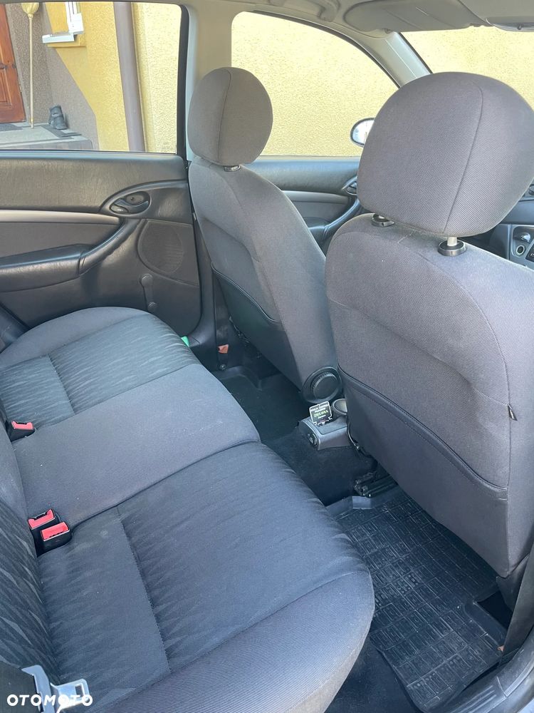 Ford Focus 1.8 TDDi Trend - 9