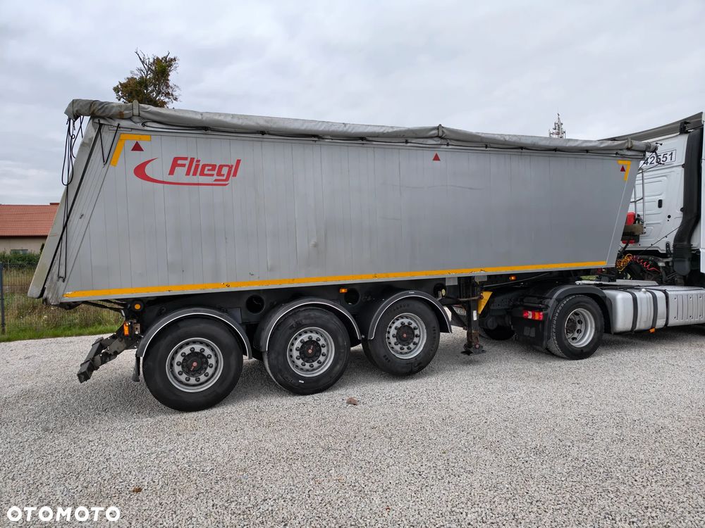 Fliegl WYWROTKA 33m3 - SAF - OŚ PODNOSZONA - ŁADNA - 9