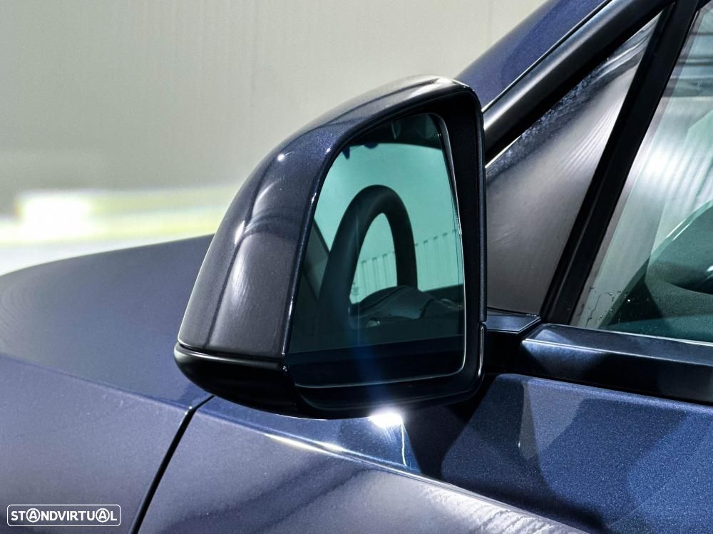 Tesla Model Y Long Range Dual Motor AWD - 17