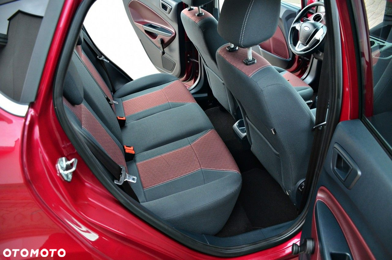 Ford Fiesta - 25