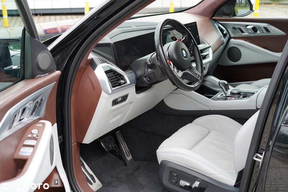 BMW XM - 5