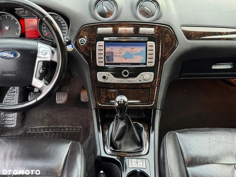 Ford Mondeo 2.0 Ghia - 9