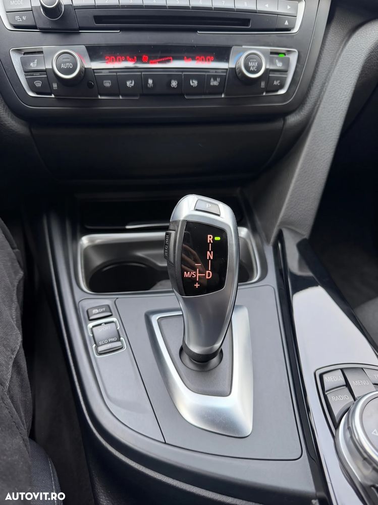 BMW Seria 3 320d Efficient Dynamic Edition Aut. Blue Performan Sport Line - 14