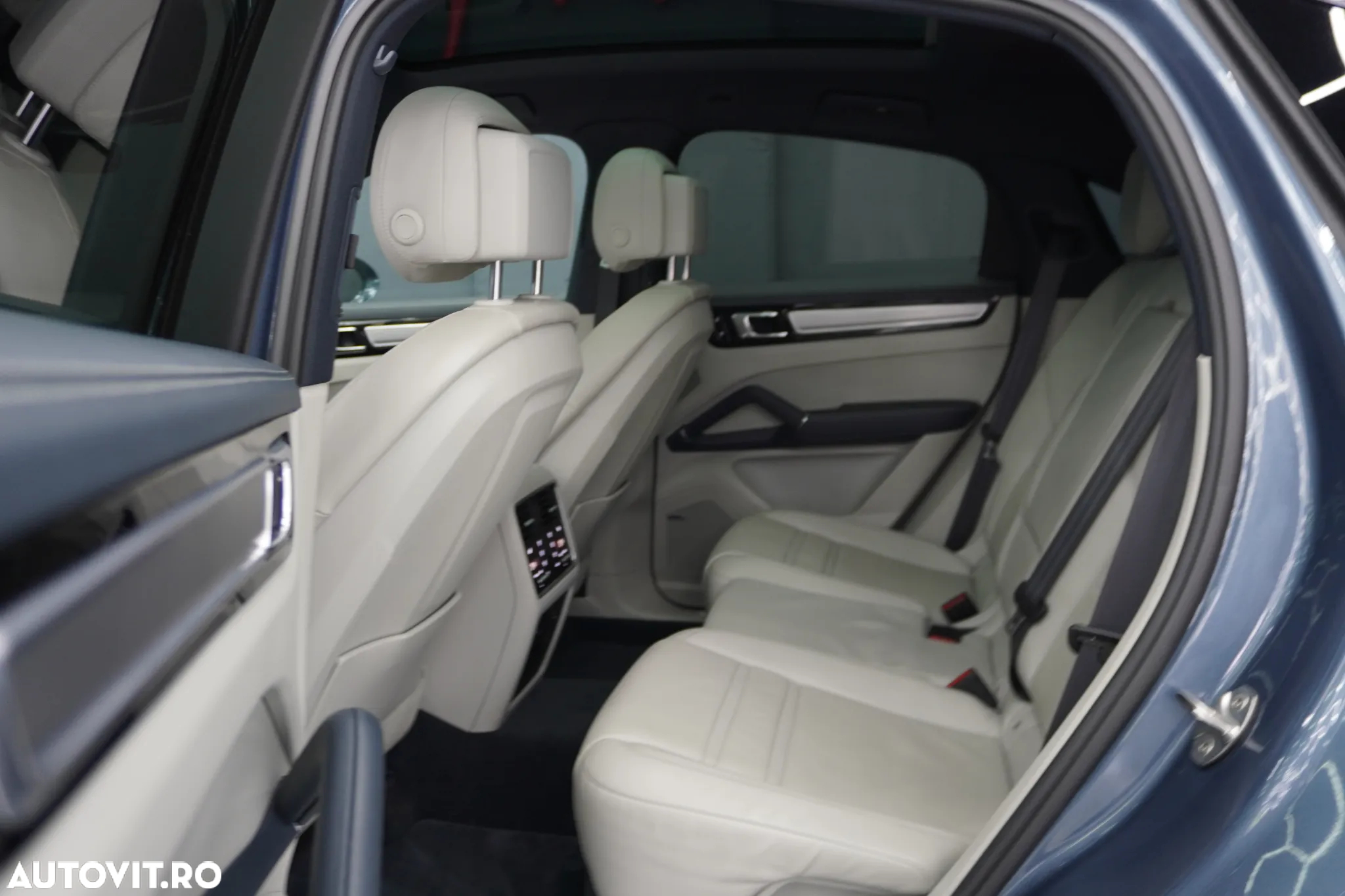 Porsche Cayenne Coupe Standard - 16