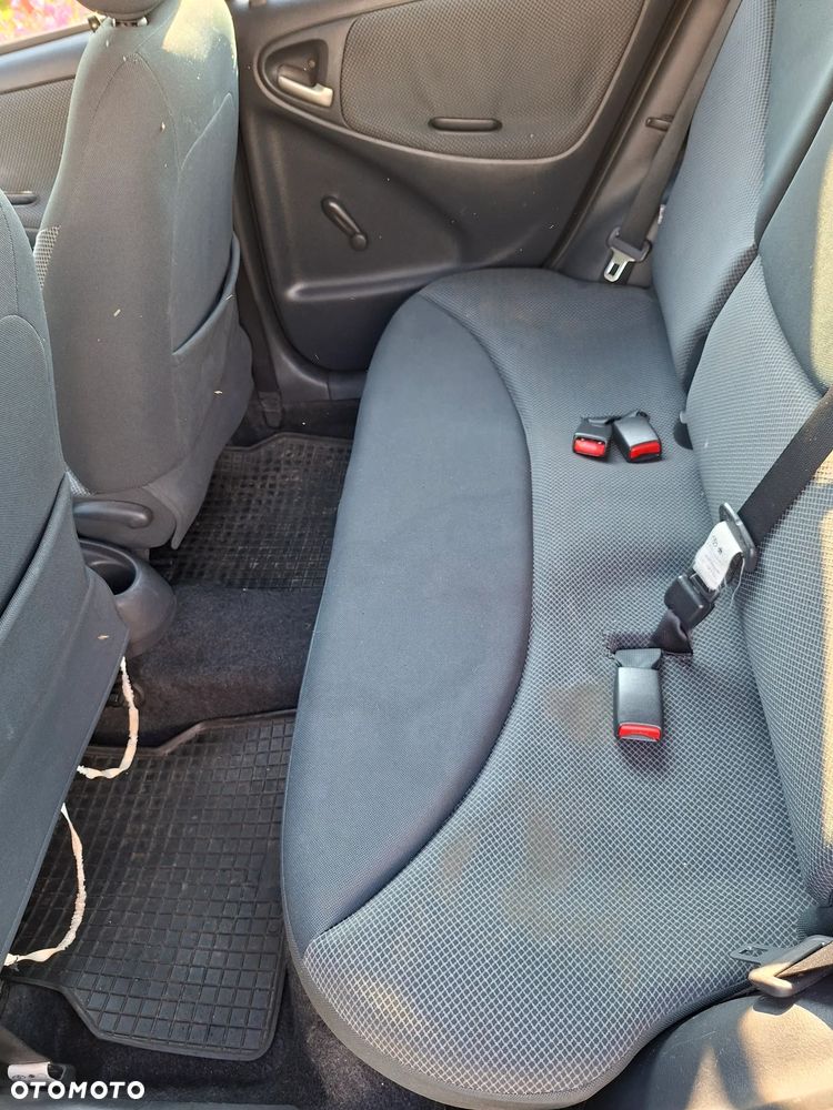 Toyota Yaris 1.4 D-4D - 9