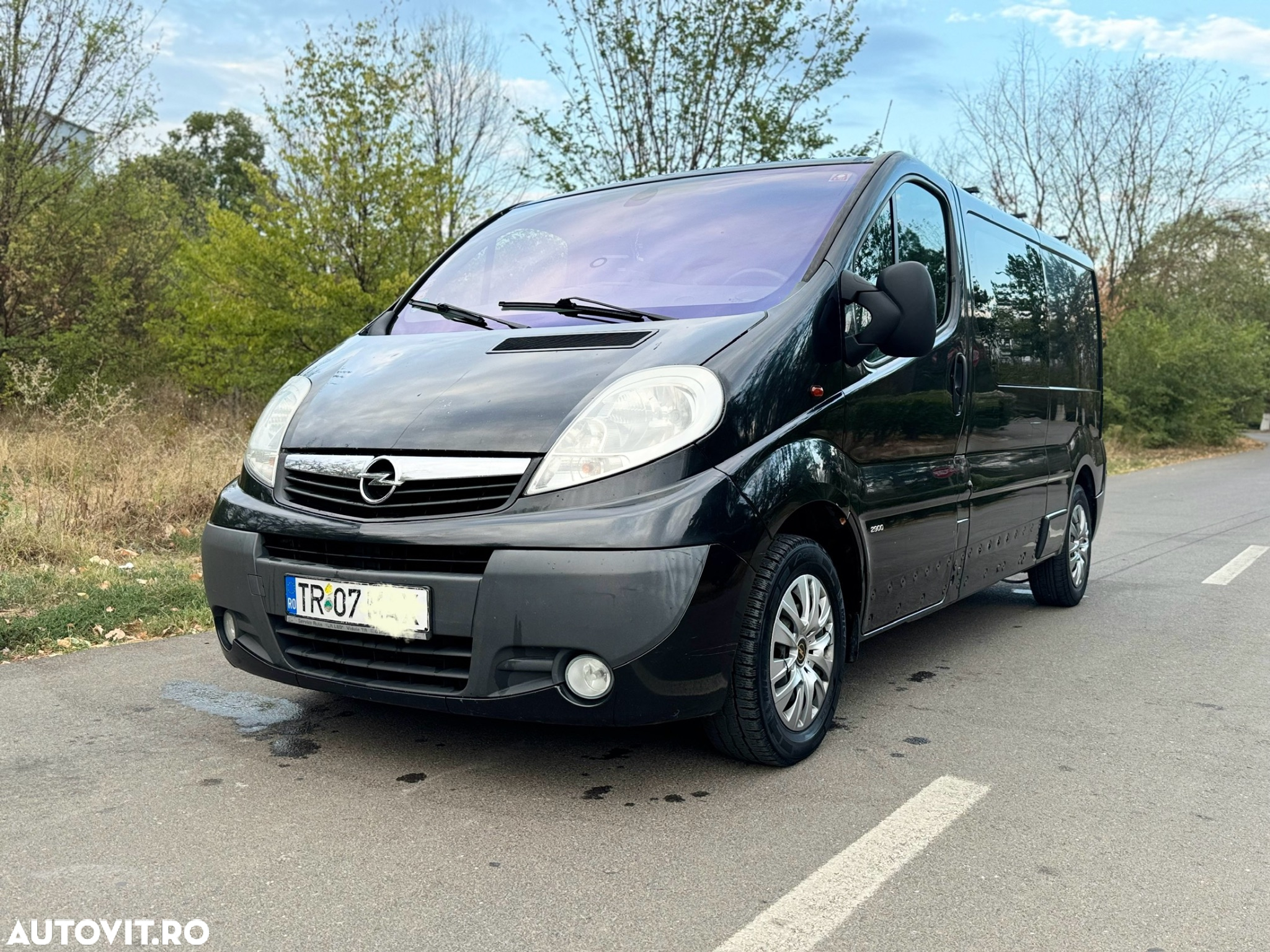 Opel Vivaro 2.5 CDTI L2H1 Life Cosmo - 12