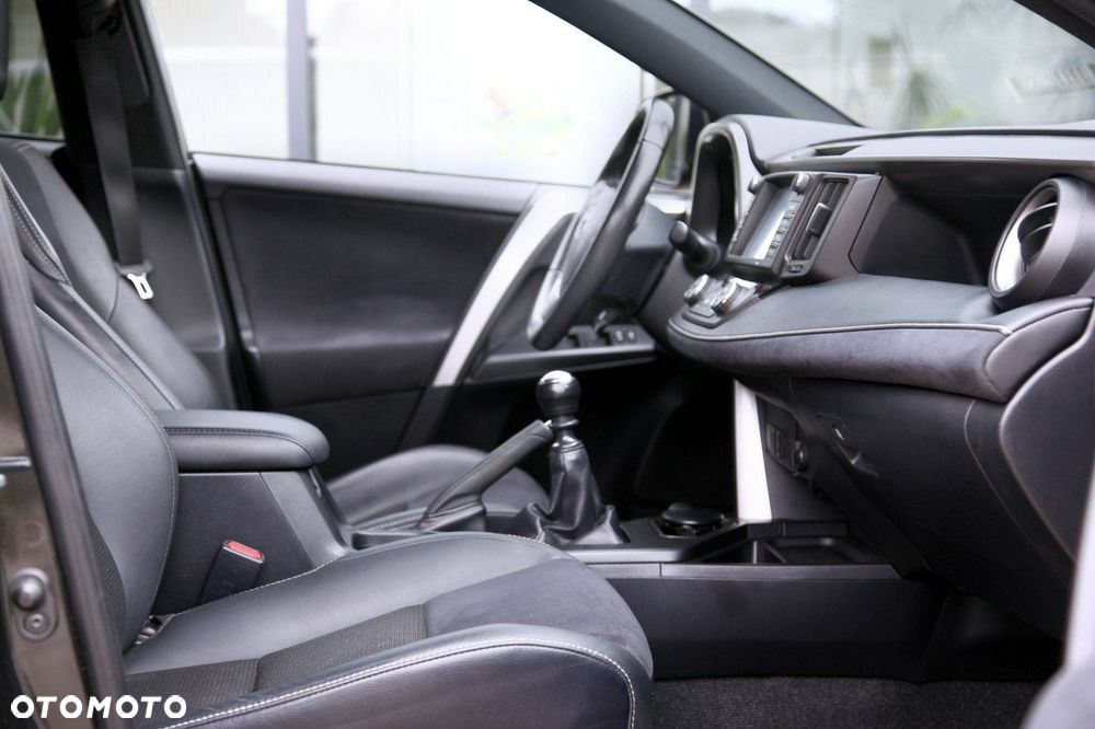 Toyota RAV4 2.0 D-4D 4x2 Start-Stop Executive - 17