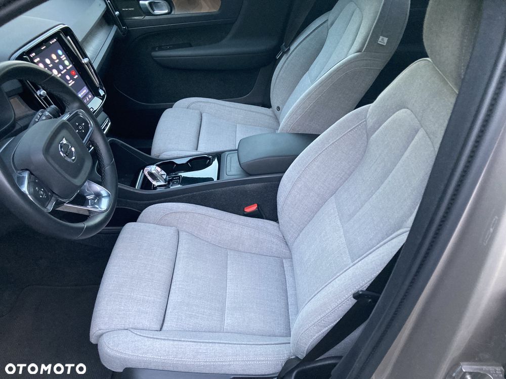 Volvo XC 40 - 25