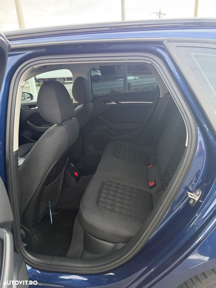 Audi A3 2.0 TDI (clean diesel) quattro Attraction - 36