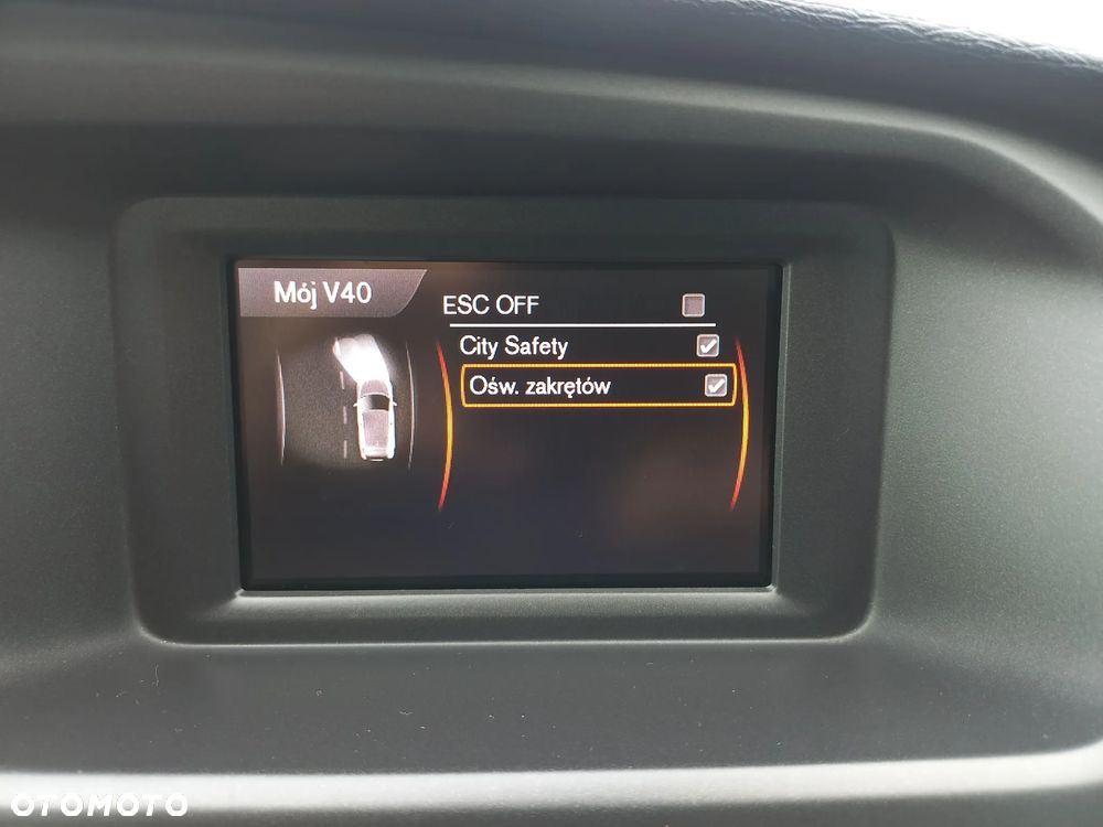 Volvo V40 D3 Momentum - 32