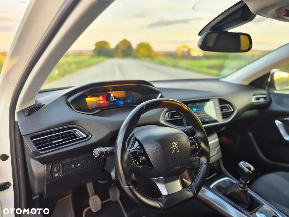 Peugeot 308 BlueHDi 130 Stop & Start Allure Pack - 32