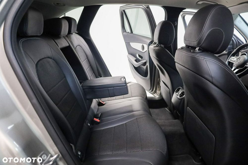 Mercedes-Benz GLC - 24