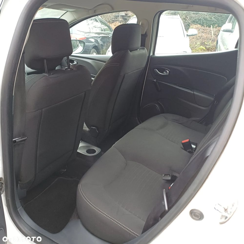 Renault Clio 1.2 16V 75 LIMITED - 12