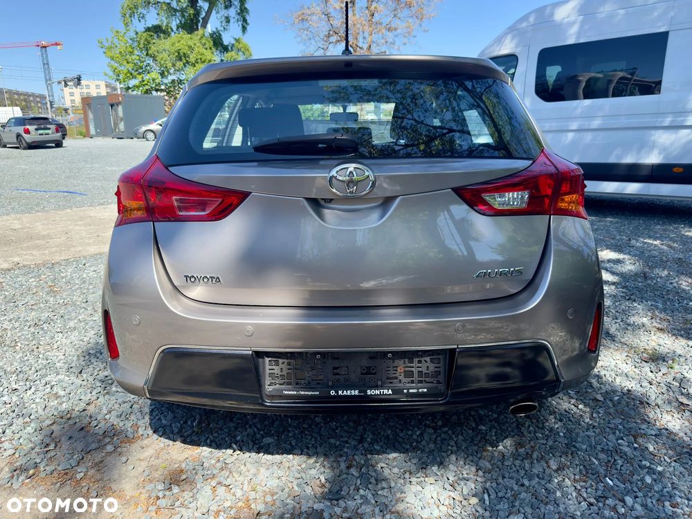 Toyota Auris 1.6 Valvematic Executive - 5