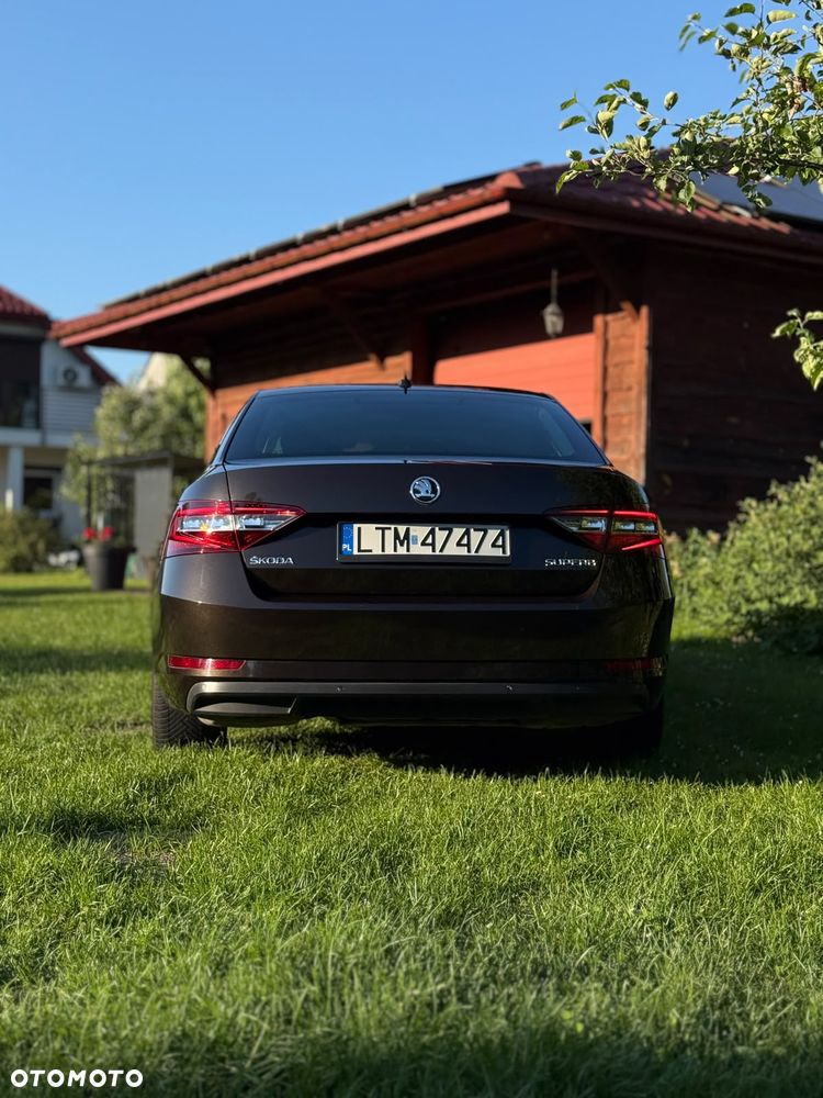 Skoda Superb 2.0 TDI L&K DSG - 7