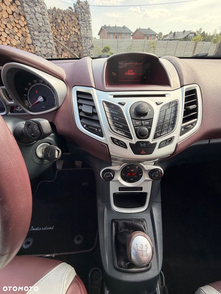 Ford Fiesta 1.4 Ghia - 20