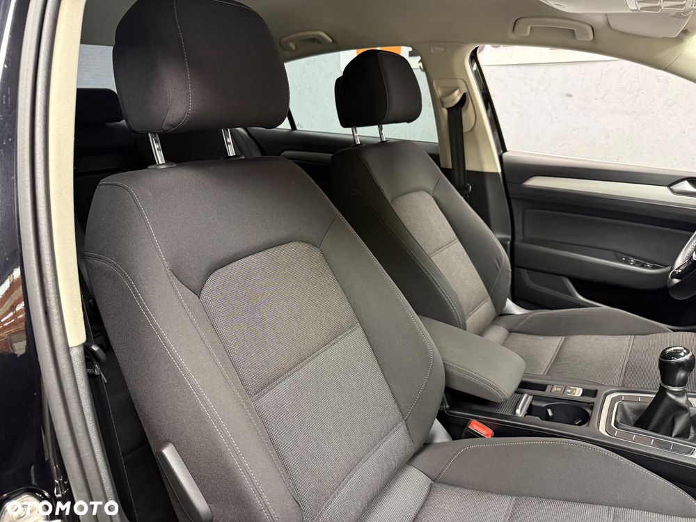 Volkswagen Passat - 9