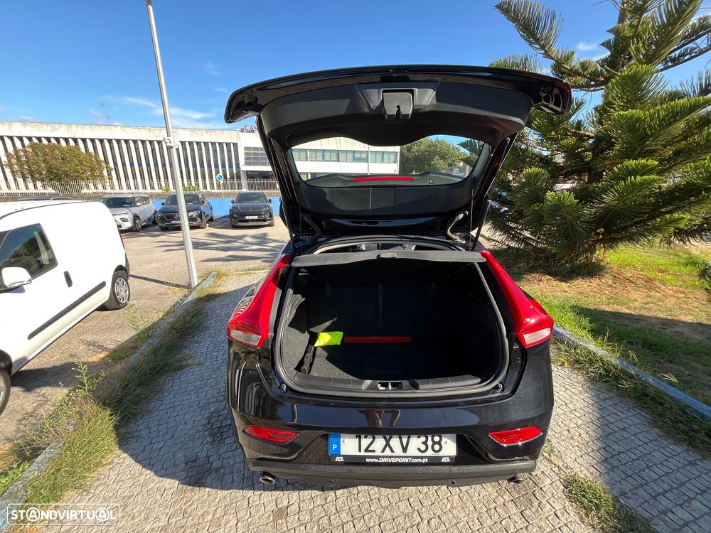 Volvo V40 2.0 D3 Momentum - 14