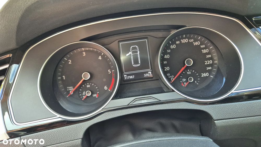 Volkswagen Passat 2.0 TDI (BlueMotion Technology) Comfortline - 21