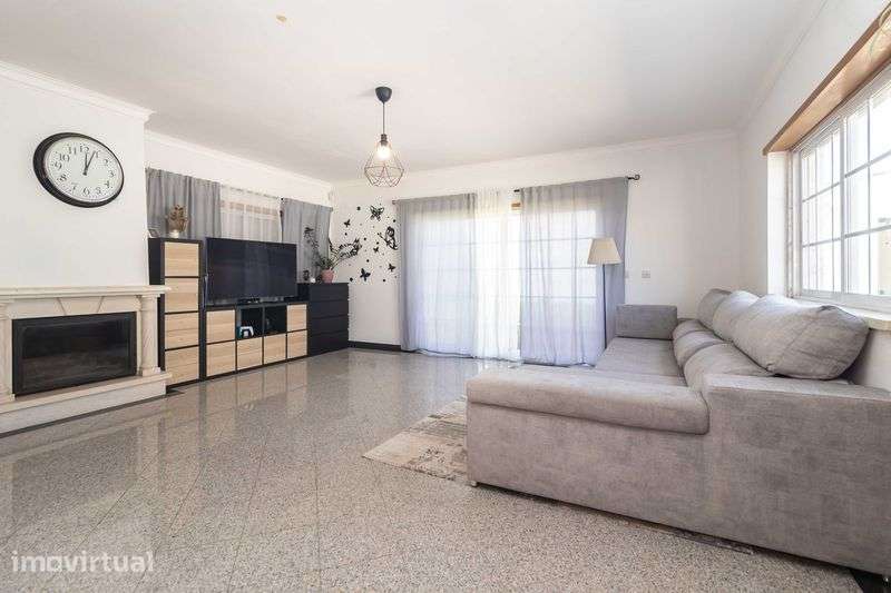Moradia T4 com 570 m² de Terreno em São João das Lampas - Grande imagem: 2/12