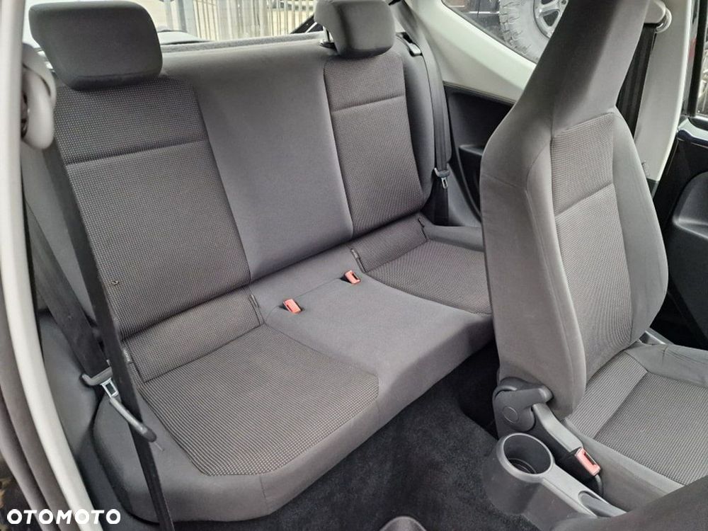 Volkswagen up! 1.0 street EU6 - 16